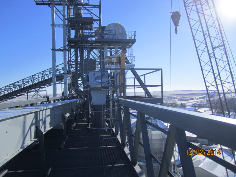 Grain system catwalk